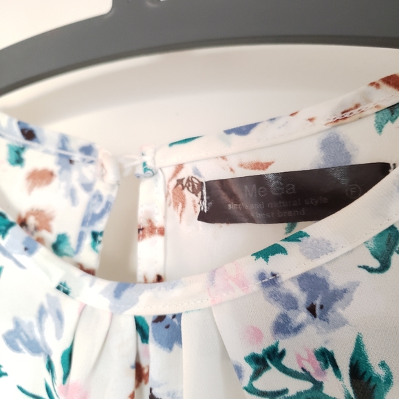 Floral Sophon Blouse - Picture 4 of 5